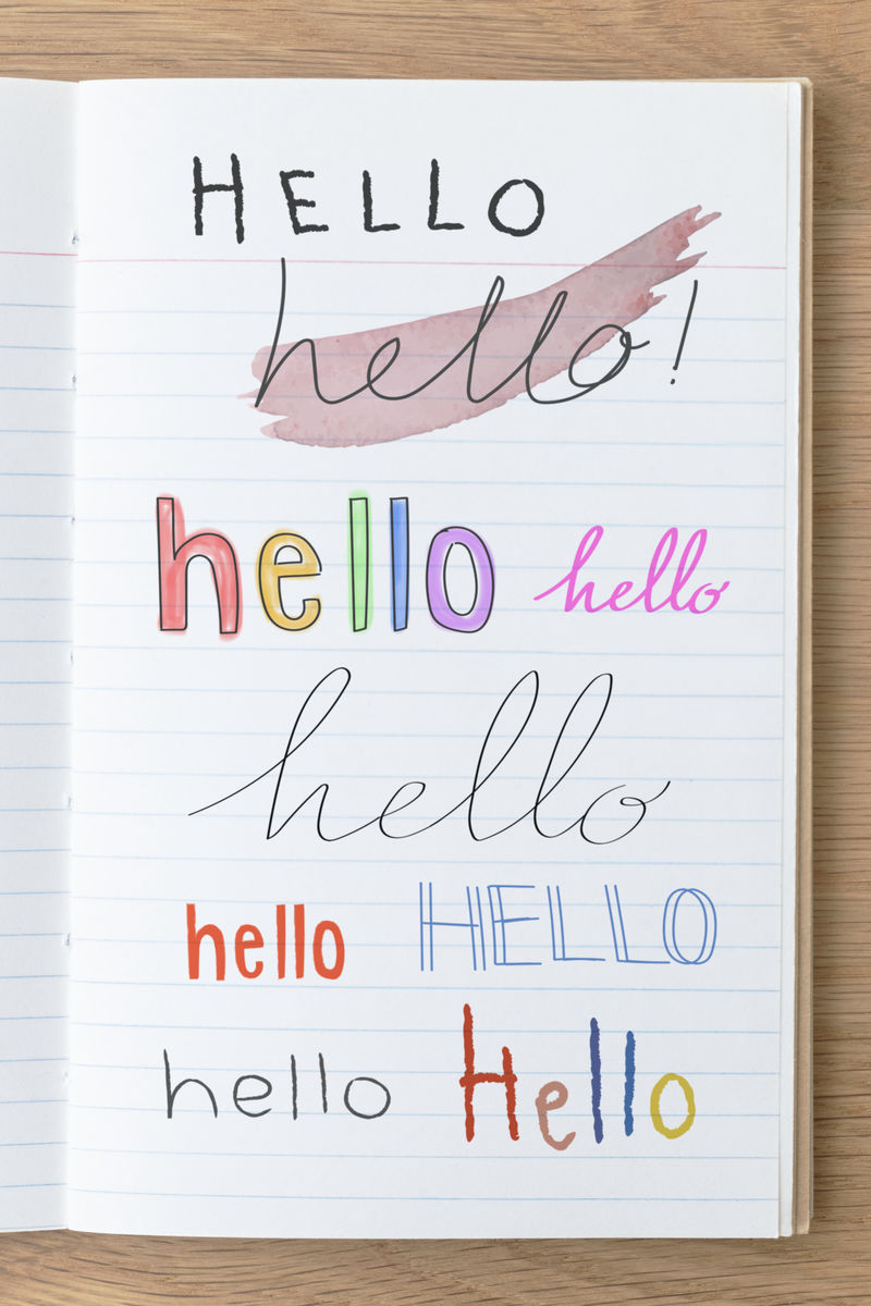 文字涂鸦在笔记本上的网页模型