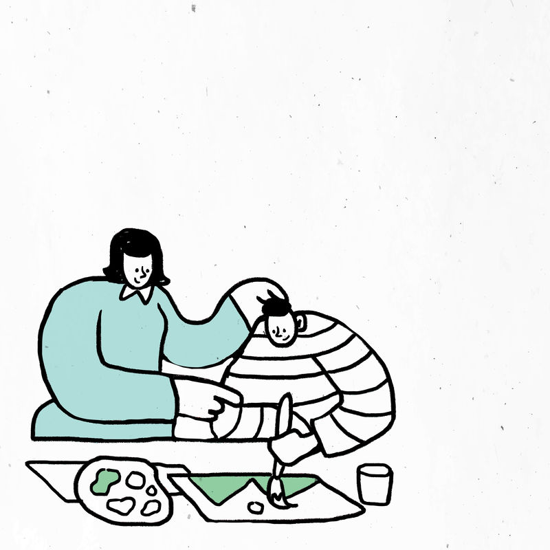 在新冠疫情期间母亲在家教育儿子