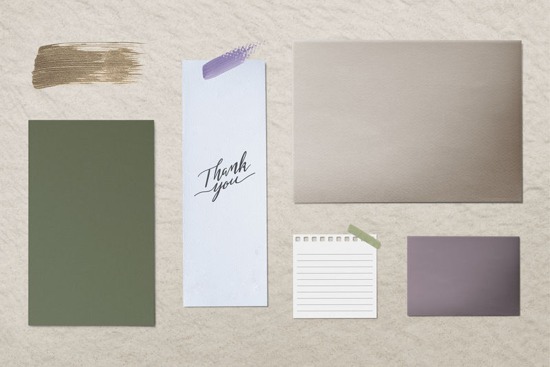 卡片和海报模型插图集