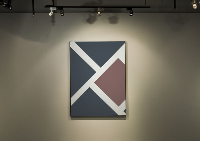 艺术画廊中的瑞士设计海报模型