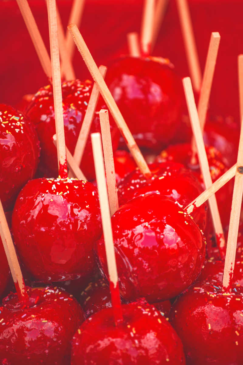 美味的红色棒棒糖果
