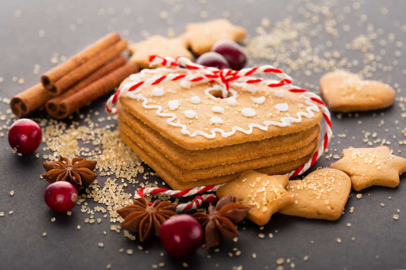 自制爱心形状圣诞饼干