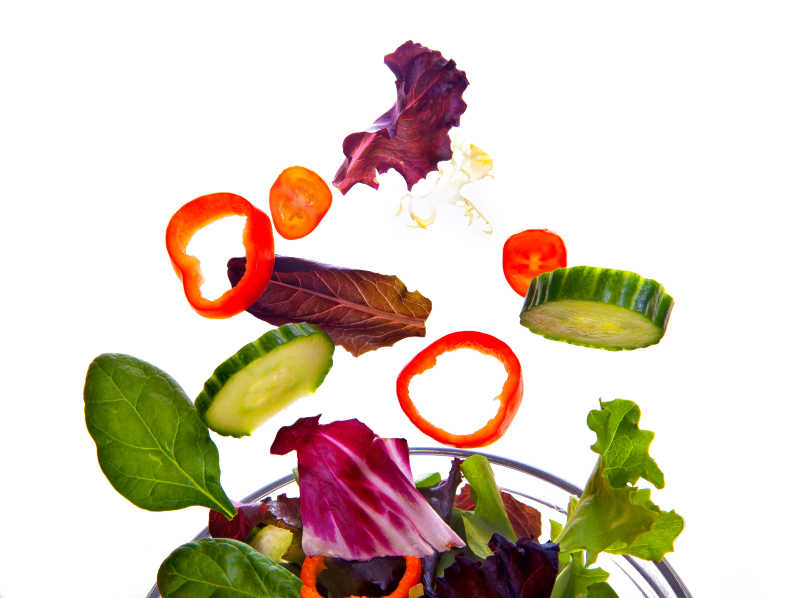 被抛起的素材沙拉