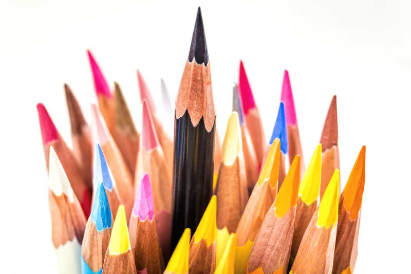颜色不同的铅笔