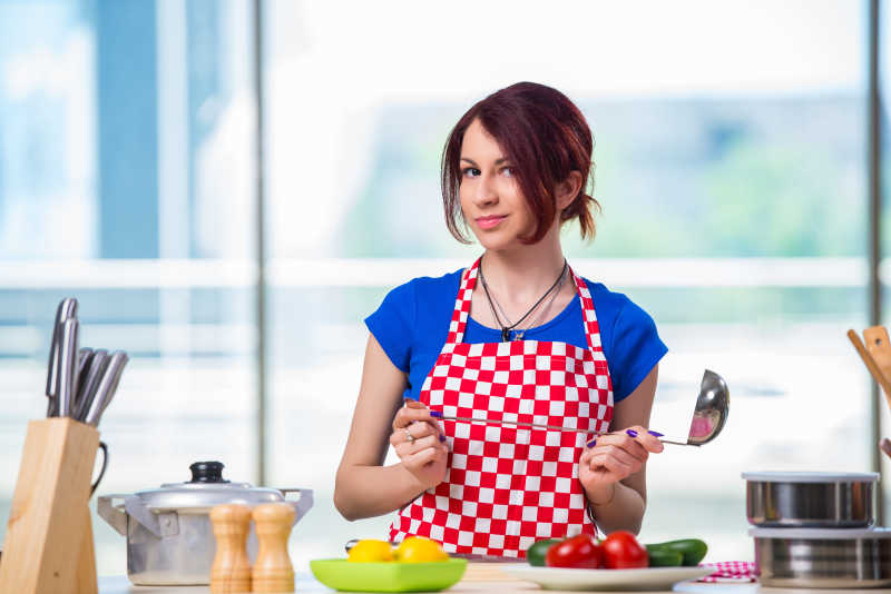 美女厨师教你做菜