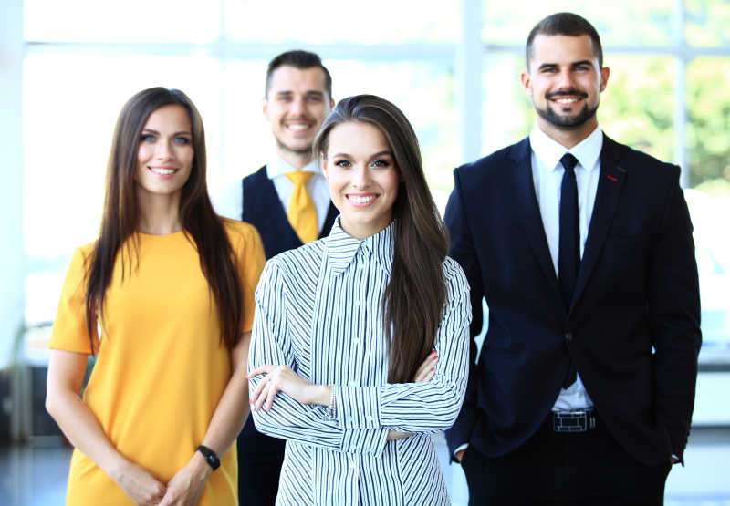 欢快的年轻团队