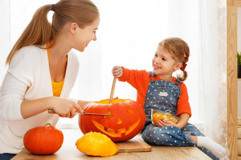 正在为万圣节活动做准备