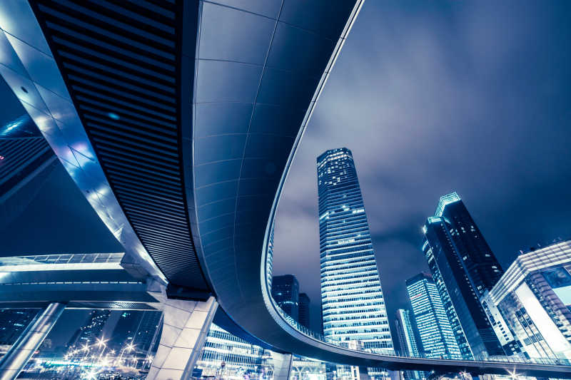 上海摩天楼和克洛弗利夫的夜景