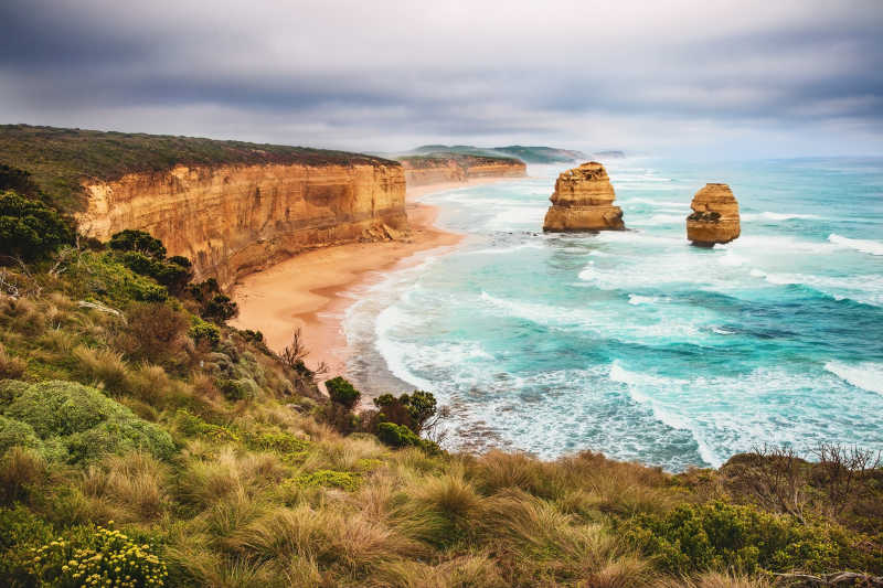美丽的海边的岩石