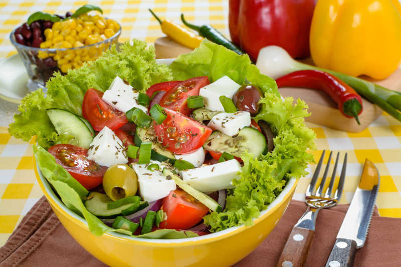 美味的蔬菜和橄榄菜