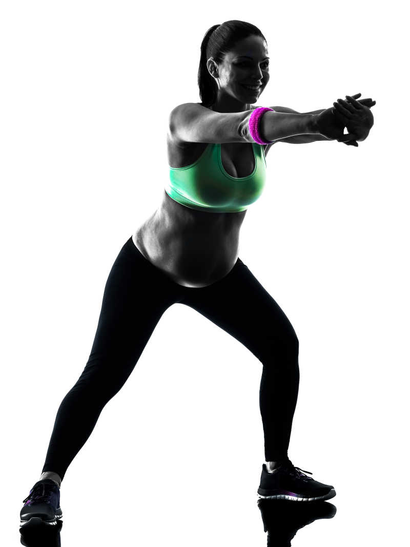 健身运动的孕妇