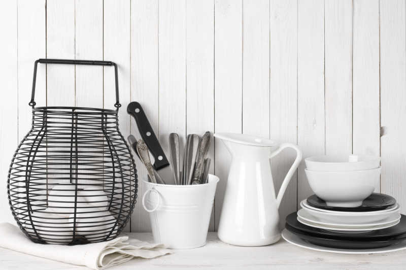 简单的厨房餐具