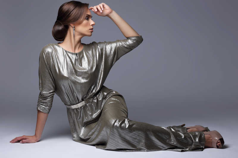 成熟优雅的美女