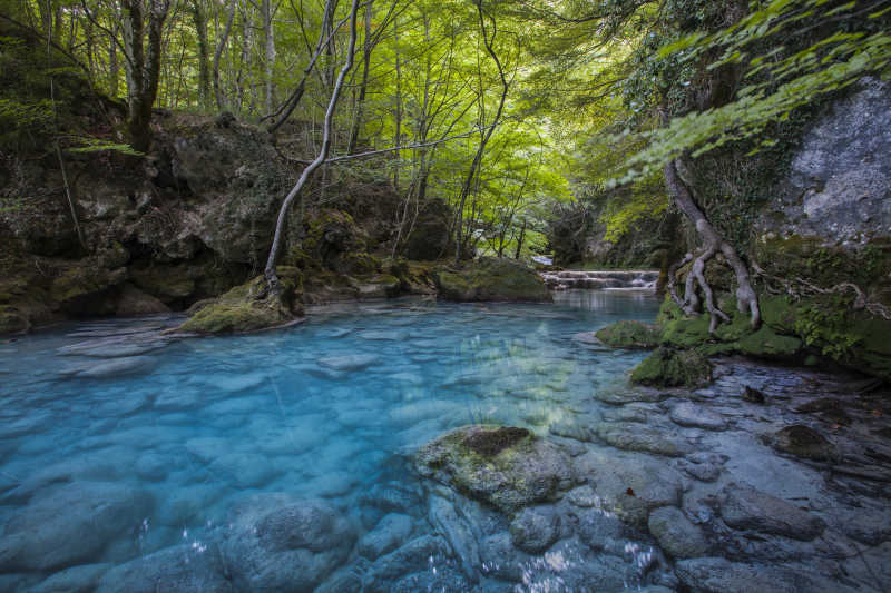 乌尔德拉河的美丽景色