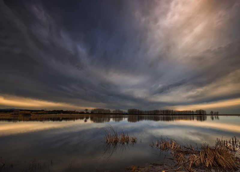 洛尔湖的美丽风景