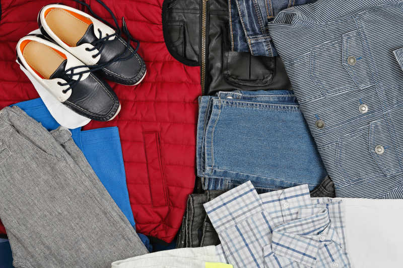 男士的衣服和鞋子