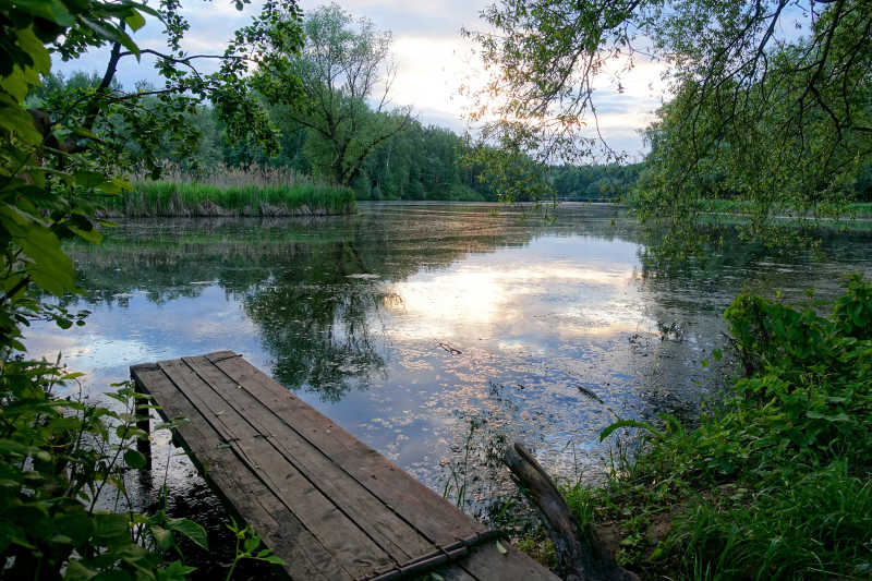 运河旁边的小码头
