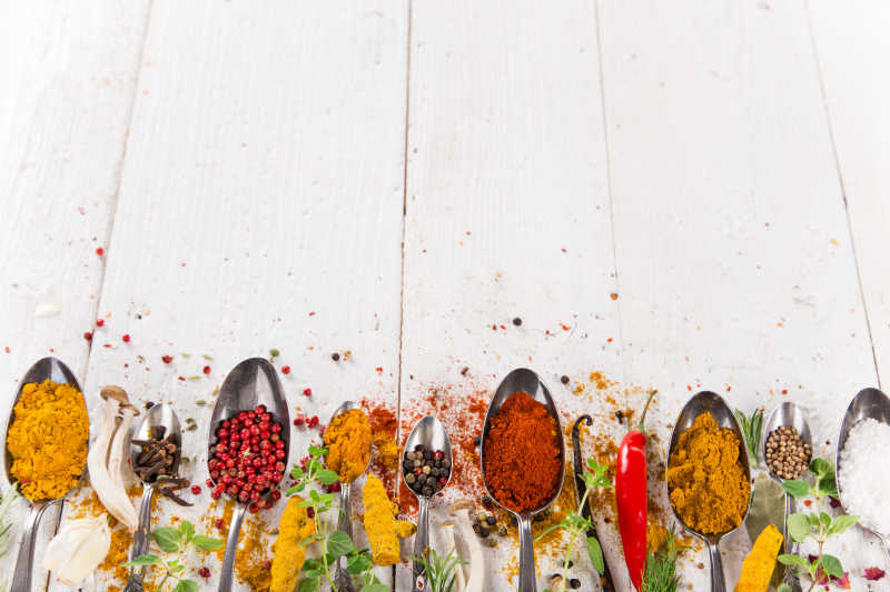 五颜六色的食物香料