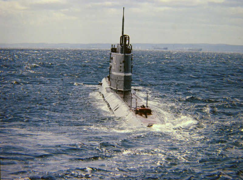 海洋中行驶的潜艇