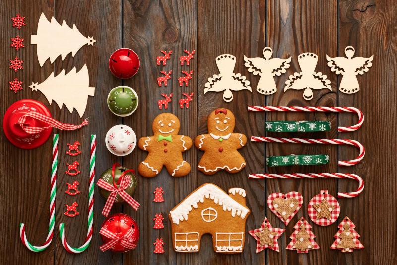 圣诞家装的饰品在木桌上