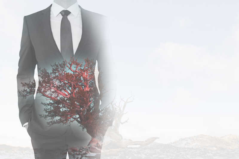 商人与树木的双重曝光