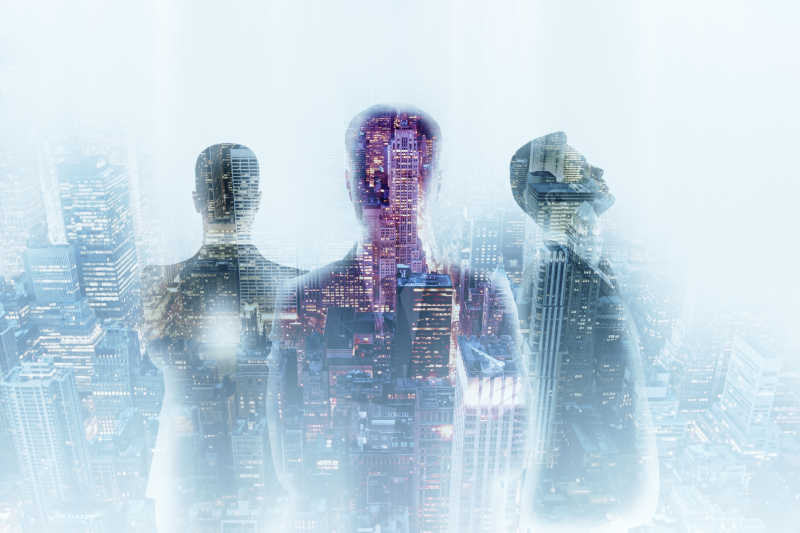 城市夜景与成功商人团队的双重曝光