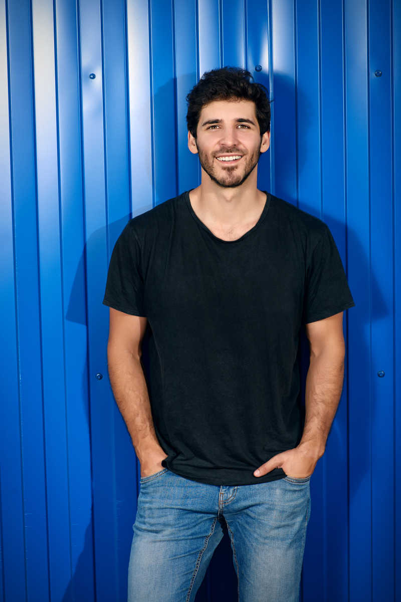 帅气的时尚模特