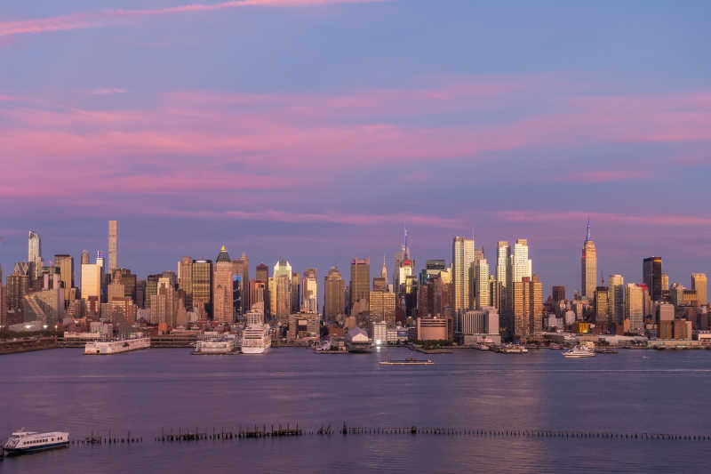 黄昏下迷人的曼哈顿风景