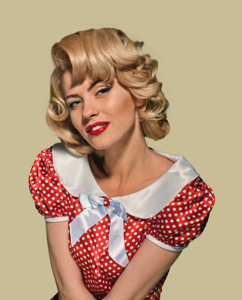 今天美女摆着诱人的姿势