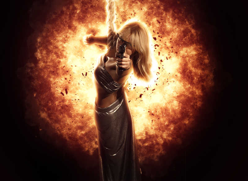 正在瞄准等待射击的女人