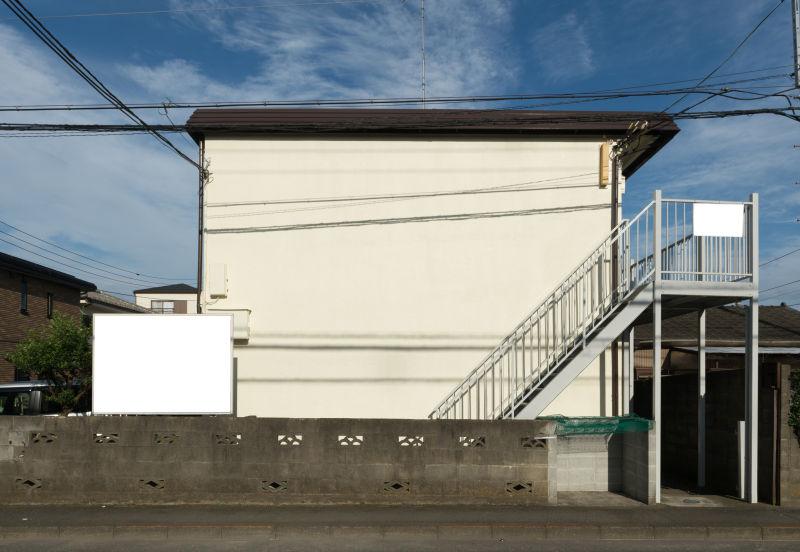 大空白广告牌在街道上