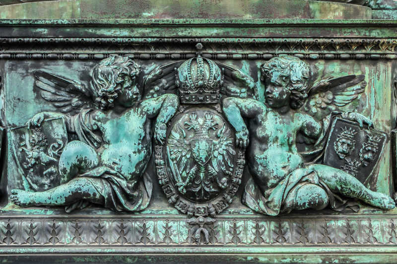 美丽的青铜壁画