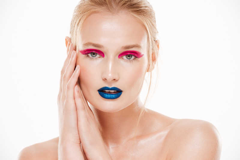 一位人体艺术美女