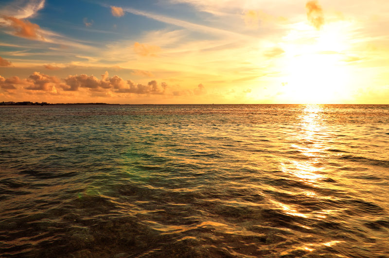 海上的日落美景
