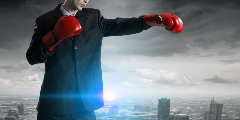 戴着拳套的男人