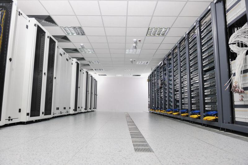 空旷的网络机房