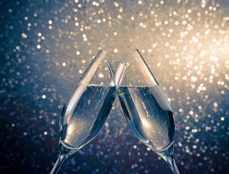 聚会上的香槟与酒
