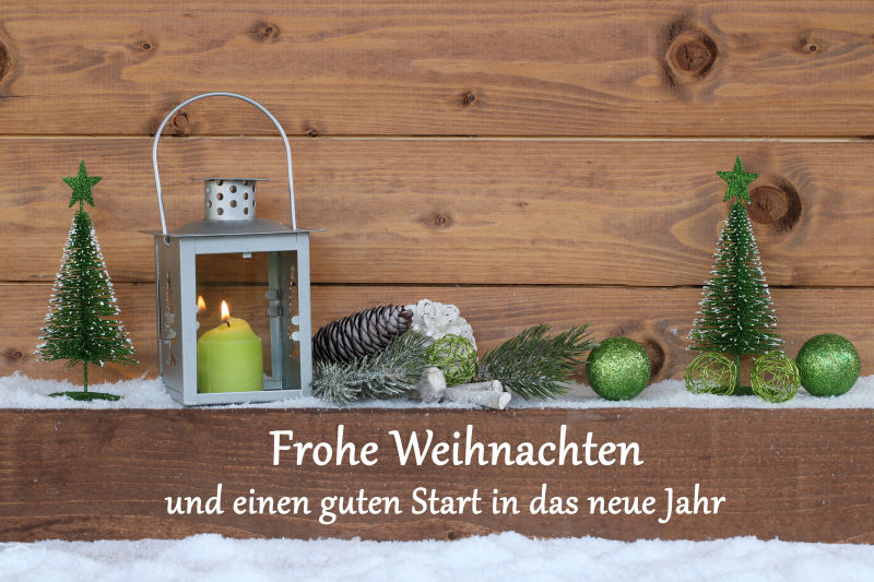 圣诞节小圣诞树和蜡烛装饰