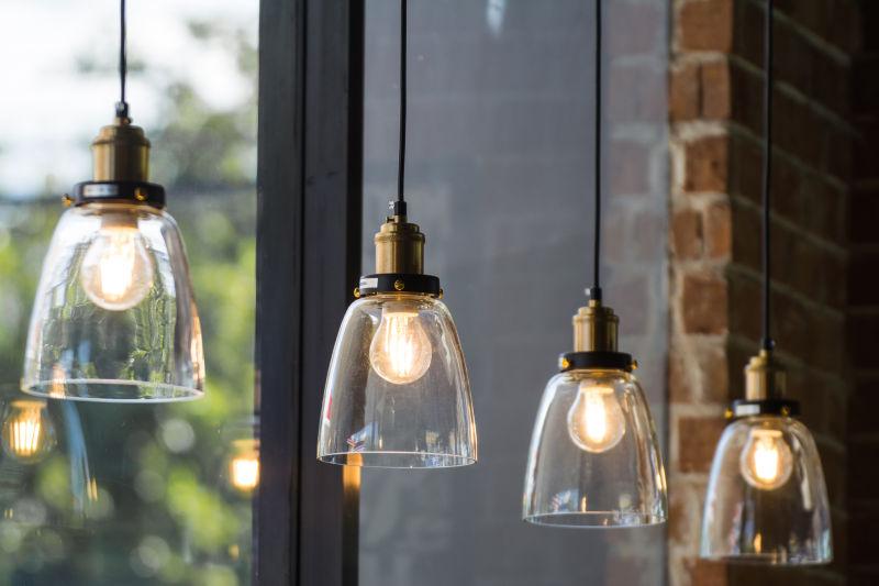 有格调的发光的电灯泡