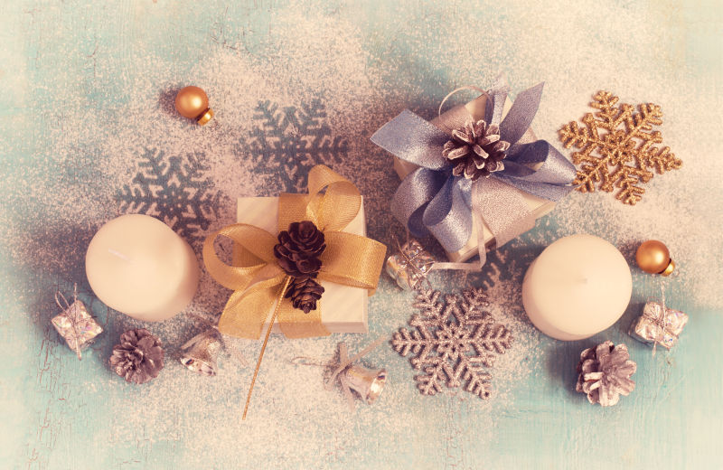 打着蝴蝶结的圣诞礼物