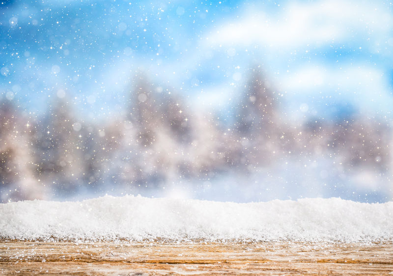 在空中落下的雪花