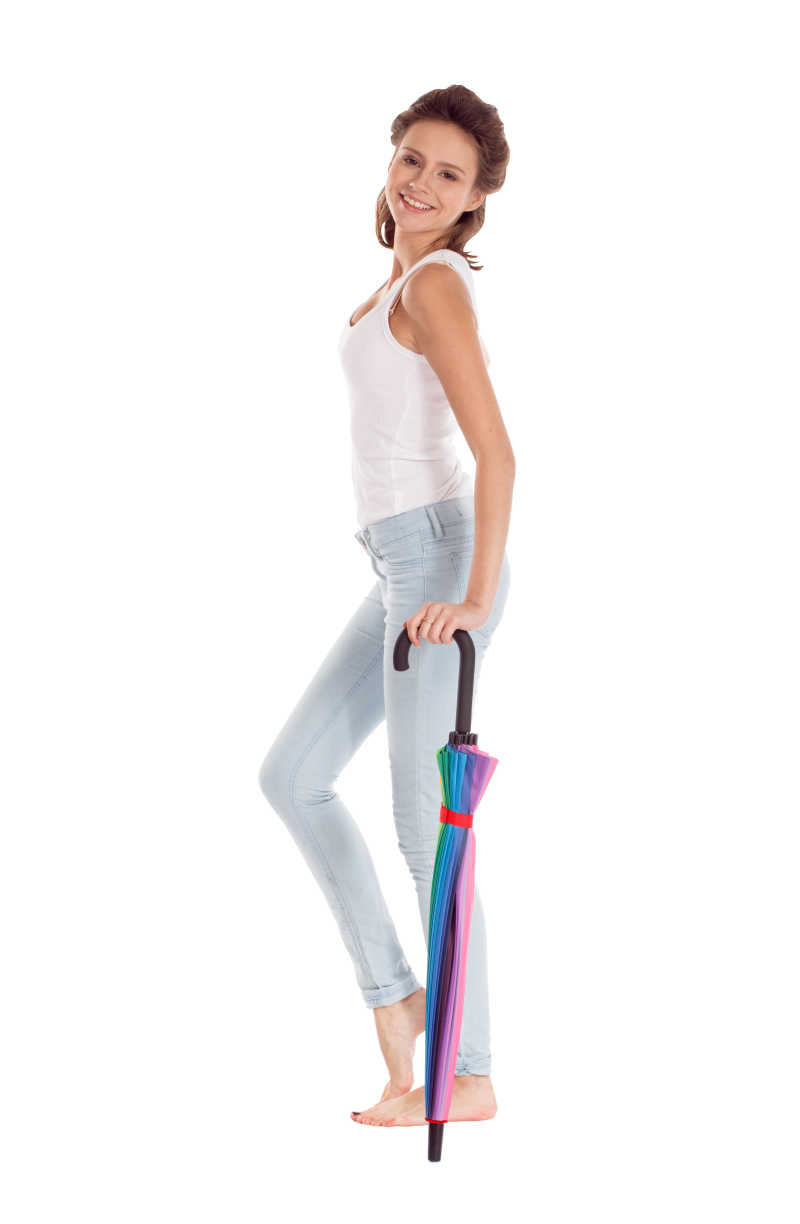 白色背景下手拿雨伞的美女