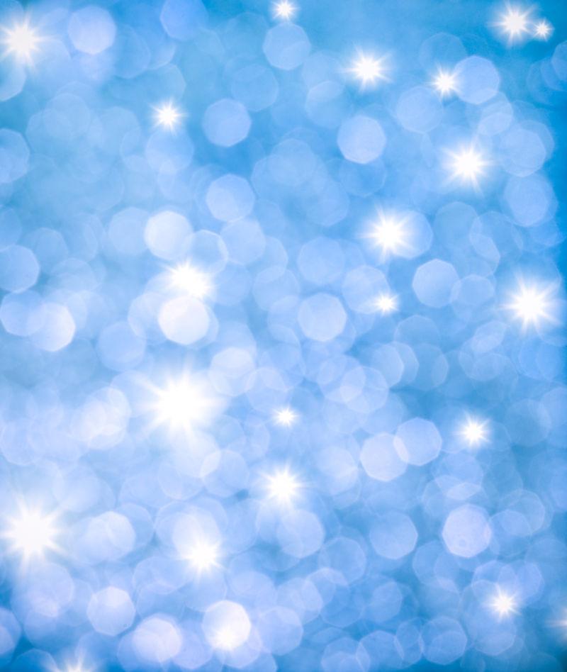 蓝色背景上的白色圆点