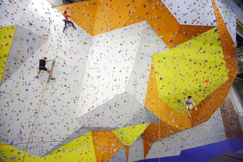 热爱运动的攀岩爱好者