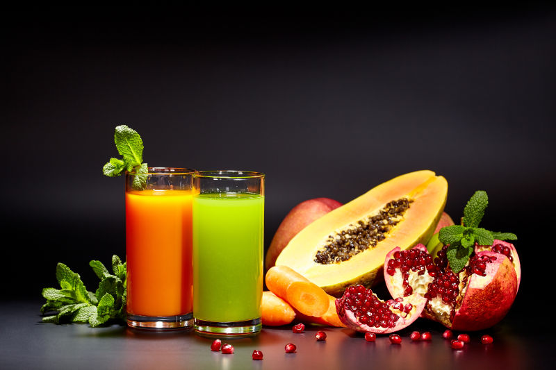 新鲜蔬菜水果汁与蔬菜水果