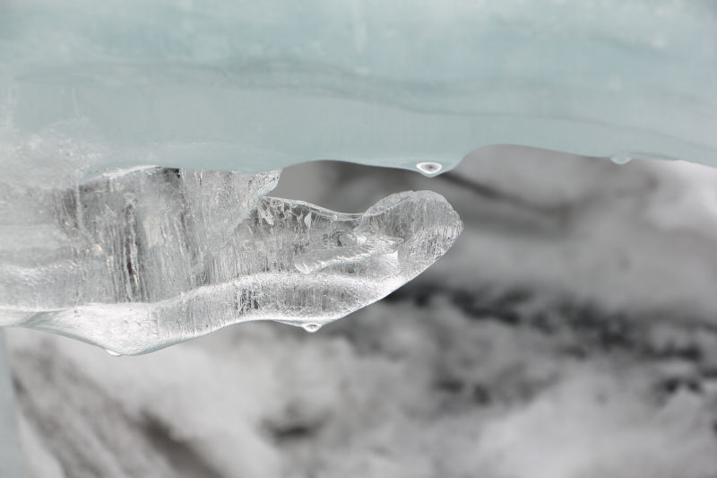 解冻的冰柱