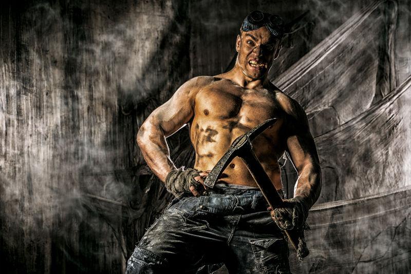 肌肉健壮的矿工男