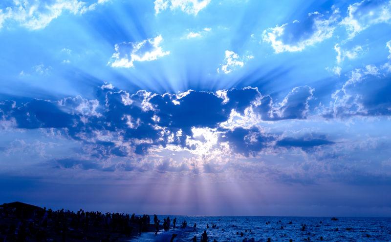 蓝天大海光线的风景