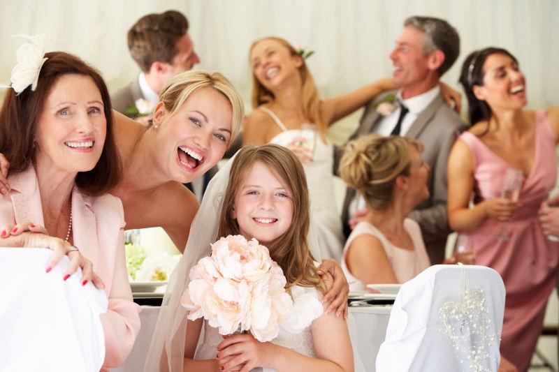 婚宴新娘与伴娘