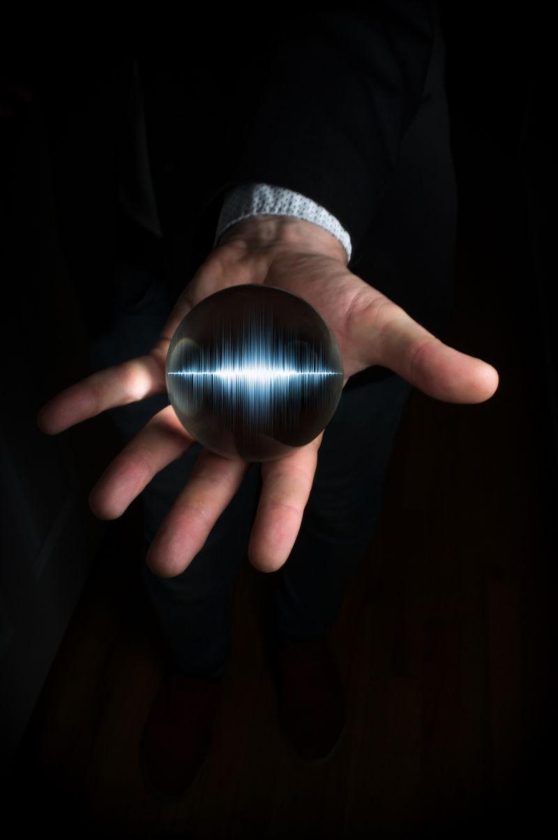 手掌中的水晶球声波背景